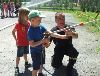 Dzień Dziecka ze strażakami z Łękawicy - zdjęcie3