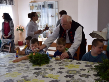 Podopieczni Fundacji Pomocy Dzieciom na warsztatach w Łękawicy - zdjęcie12