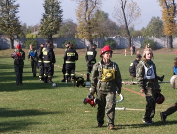 Kobieca drużyna OSP  Kocierz Moszczanicki na wojewódzkich zawodach sportowo pożarniczych. - zdjęcie7