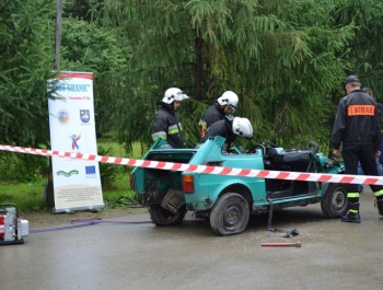 Pokaz ratownictwa drogowego przy remizie w Kocierzu Moszczanickim - zdjęcie2