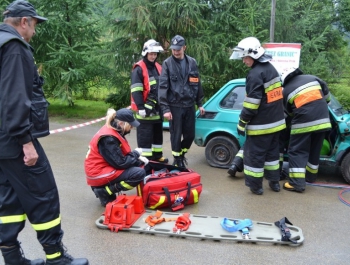 Pokaz ratownictwa drogowego przy remizie w Kocierzu Moszczanickim - zdjęcie8