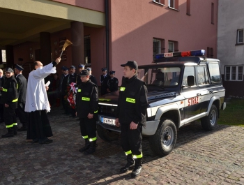 Święto Niepodległości połączone z przekazaniem samochodu strażackiego OSP w Łysinie - zdjęcie12
