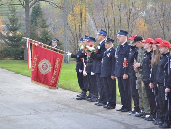 Święto Niepodległości połączone z przekazaniem samochodu strażackiego OSP w Łysinie - zdjęcie23