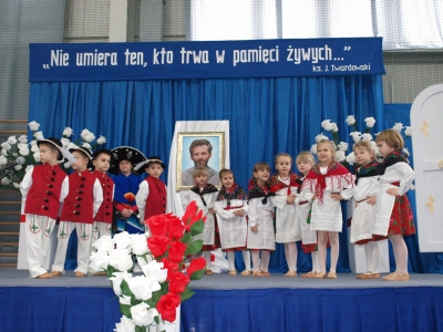 Szkoła Podstawowa w Łękawicy od 9 stycznia 2016 r. nosi imię bł. o. Michała Tomaszka. - zdjęcie32