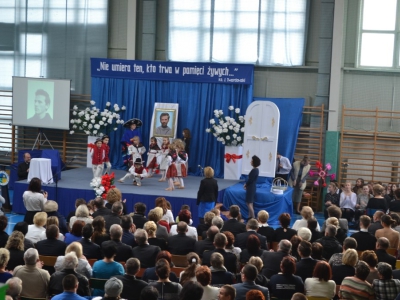 Szkoła Podstawowa w Łękawicy od 9 stycznia 2016 r. nosi imię bł. o. Michała Tomaszka. - zdjęcie31
