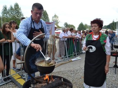 Wójt Gminy Łękawica gotuje kwaśnicę - zdjęcie28