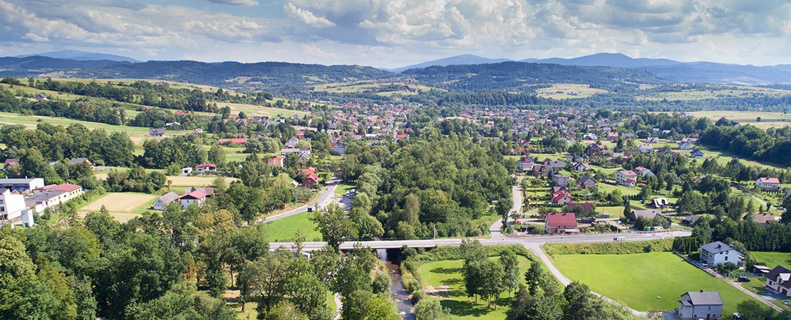 Widok na miejscowość Łękawica z lotu ptaka